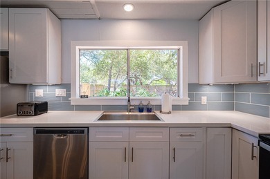 GREAT INVESTMENT OPPORTUNITY & LOCATION! Enjoy this relaxing - photo 38