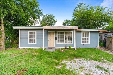 Unlock the potential of this property located in the heart of - photo 1