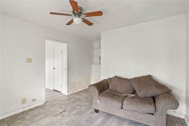 Unlock the potential of this property located in the heart of - photo 5