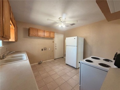Charming 2-bedroom, 1-bath home situated on a corner lot with - photo 6