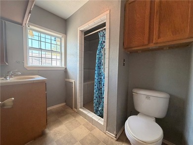Charming 2-bedroom, 1-bath home situated on a corner lot with - photo 8