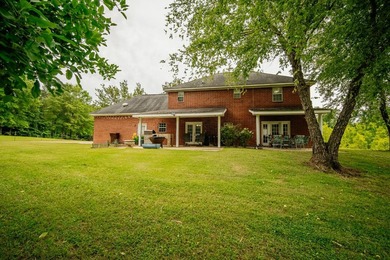 WELCOME TO A BEAUTIFUL COUNTRY PROPERTY OFFERING THE PERFECT - photo 4