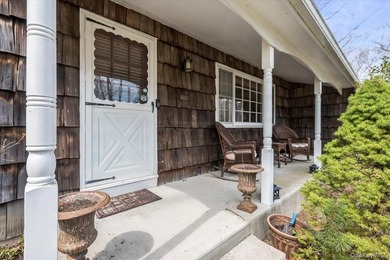 A beautiful and lovingly-maintained ranch with a front porch - photo 2