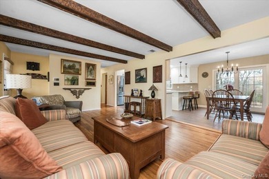 A beautiful and lovingly-maintained ranch with a front porch - photo 3