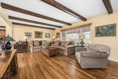 A beautiful and lovingly-maintained ranch with a front porch - photo 4