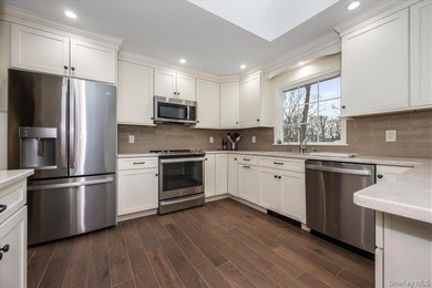 A beautiful and lovingly-maintained ranch with a front porch - photo 6