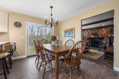 A beautiful and lovingly-maintained ranch with a front porch - photo 8