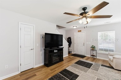 Beautifully renovated 3-bedroom, 2-bath home ideally located - photo 11
