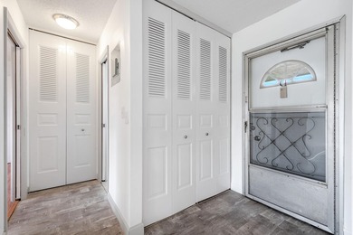 1 bedroom 1.5 baths. Fully remodeled. Enjoy vibrant living in - photo 12