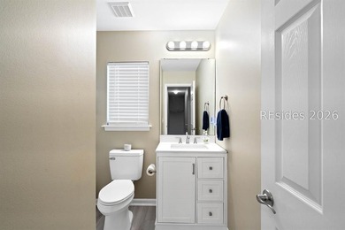 Beautifully renovated 3-bedroom, 2-bath home ideally located - photo 30
