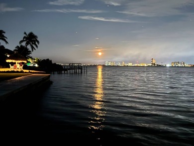 Caloosahatchee River Condo For Sale in North Fort Myers Florida