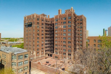 Welcome to this stunning unit located on the 10th floor of this - photo 3