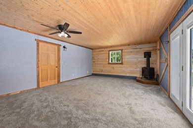 This country home is situated in a private setting just minutes - photo 11