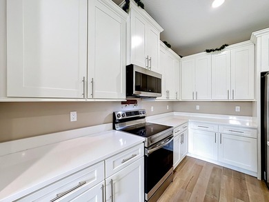 Stunning, only 1 year old, 4-bedroom, 2-bathroom home located in - photo 14