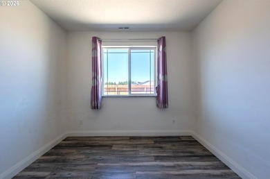 Beautifully maintained 4-bedroom, 2-bath, 1,919 sq ft home built - photo 15