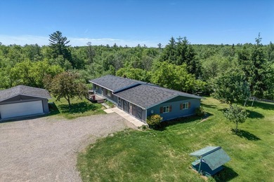 This country home is situated in a private setting just minutes - photo 18