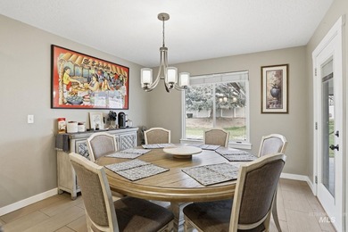 Very well maintained 2 level home in a private gated community - photo 6