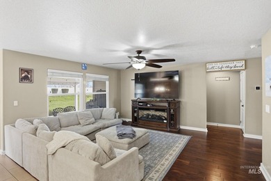 Very well maintained 2 level home in a private gated community - photo 8