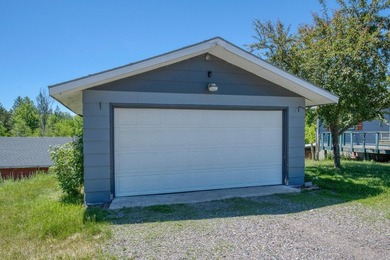 This country home is situated in a private setting just minutes - photo 29