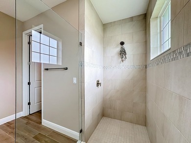 Stunning, only 1 year old, 4-bedroom, 2-bathroom home located in - photo 31