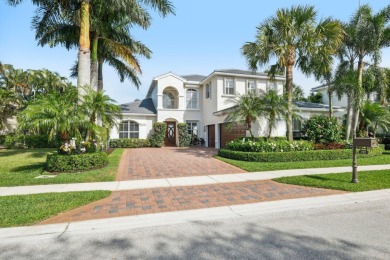 Lake Home For Sale in Palm Beach Gardens, Florida