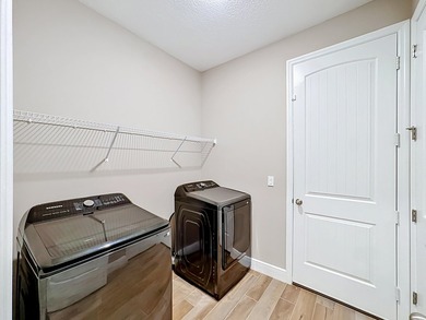 Stunning, only 1 year old, 4-bedroom, 2-bathroom home located in - photo 34