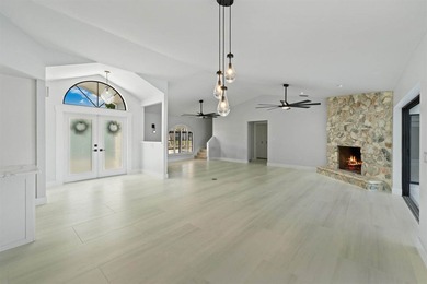 Beautifully renovated waterfront home in Beau Rivage with ocean - photo 3