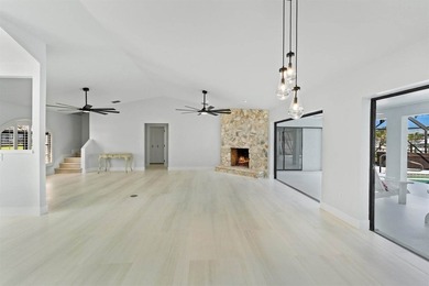 Beautifully renovated waterfront home in Beau Rivage with ocean - photo 5