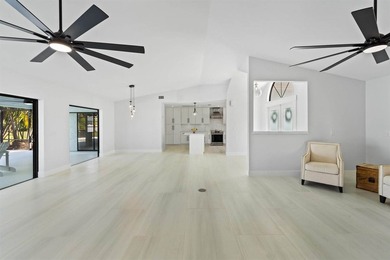Beautifully renovated waterfront home in Beau Rivage with ocean - photo 8