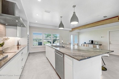 Waterfront Navigable Pool Home! Welcome to this lovely modern - photo 4