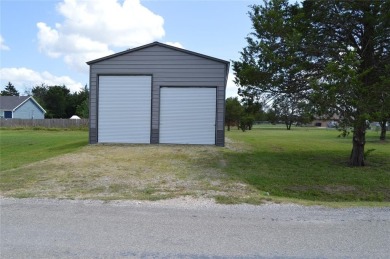 Lake Lot For Sale in Pottsboro, Texas