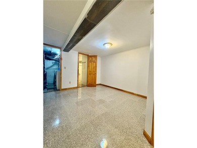 Newly Renovated Single-Family House for Sale! Located in - photo 12
