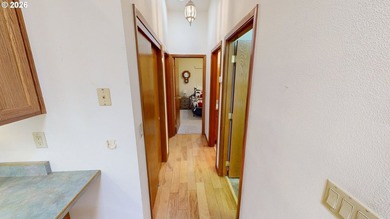 IMMACULATELY maintained home near Harris Beach, and in a quiet - photo 13