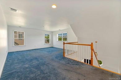 Welcome to this beautifully maintained end unit offering comfort - photo 16
