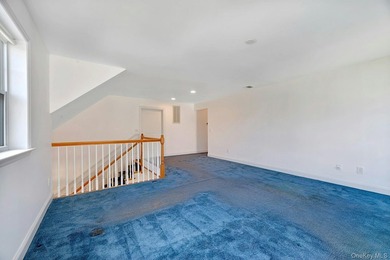Welcome to this beautifully maintained end unit offering comfort - photo 17