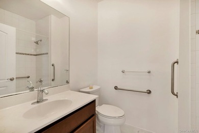 Welcome to this beautifully maintained end unit offering comfort - photo 21