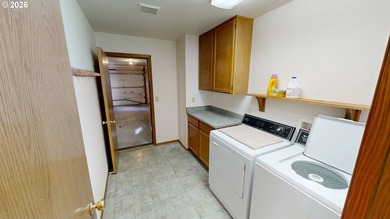 IMMACULATELY maintained home near Harris Beach, and in a quiet - photo 21