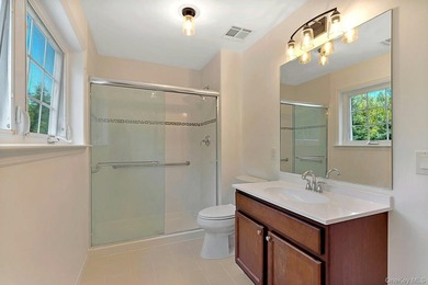 Welcome to this beautifully maintained end unit offering comfort - photo 23