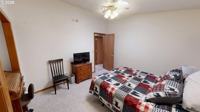 IMMACULATELY maintained home near Harris Beach, and in a quiet - photo 23