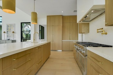 Set within the private gates of Summit Rock in Horseshoe Bay - photo 12