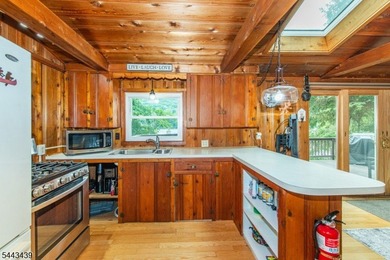 Wake up to beautiful lake views in this well-maintained - photo 20