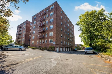 Welcome to this bright and spacious top-floor 2-bedroom, 1 - photo 20