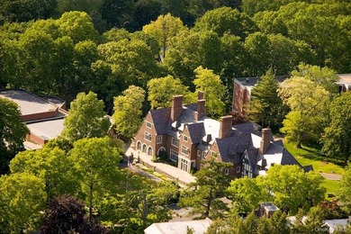 Welcome to this bright and spacious top-floor 2-bedroom, 1 - photo 23
