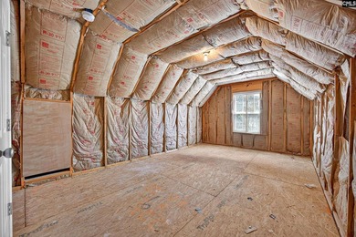 Just in time for summer celebrations! Prime location in the - photo 34
