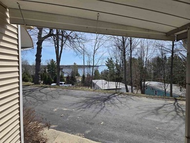 Welcome to this charming 2-bedroom, 1-bath home, ideally located - photo 4