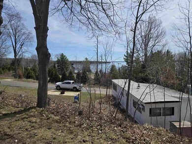 Welcome to this charming 2-bedroom, 1-bath home, ideally located - photo 5
