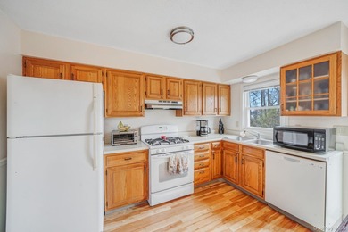 Welcome to Hidden Lake Estates, a well-maintained waterfront - photo 8