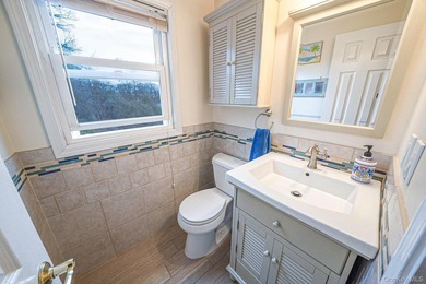 Welcome to Hidden Lake Estates, a well-maintained waterfront - photo 9