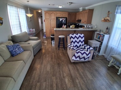 (2015) 2 bedroom / 1 bath, Key West Style Cottage -- With River - photo 15