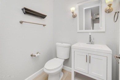 This beautifully maintained, move-in-ready residence offers 5 - photo 38